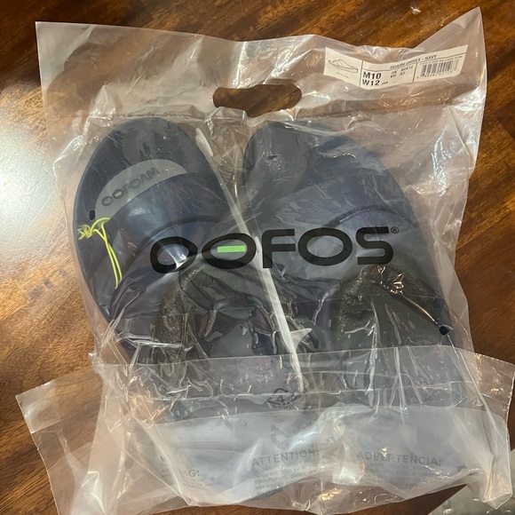 NWT OOFOS Recover Slides - M10 W12 - Picture 3 of 4